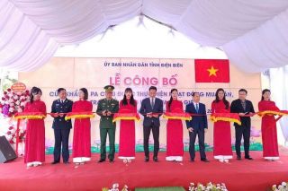 Thông quan lô hàng xuất khẩu đầu tiên qua Cửa khẩu A Pa Chải