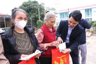 Lãnh đạo Liên minh Hợp tác xã Việt Nam thăm, tặng quà Tết các địa phương tại Thanh Hóa