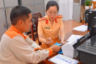 Cà Mau giải quyết cấp, đổi giấy phép lái xe trong ngày, phục vụ cao điểm dịp Tết 2026