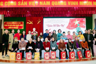 Hà Nội: Trao hơn 2,7 triệu suất quà cho đối tượng chính sách, người có công trong dịp Tết