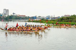 Hải Phòng: Đông đảo Nhân dân và du khách thập phương tham dự Lễ hội truyền thống Bơi trải Đền - Chùa Ngọ Dương