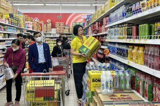 Hà Nội: Các siêu thị đồng loạt mở cửa hoạt động trong ngày mùng 5 Tết