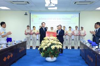 Chủ tịch UBND TP Hà Nội thăm, động viên doanh nghiệp đầu Xuân 2026