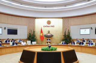 Thủ tướng: Xây dựng luật phải phân cấp, phân quyền tối đa và cắt giảm mọi thủ tục rườm rà