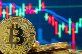 Bitcoin giảm mạnh còn gần 63.000 USD/BTC