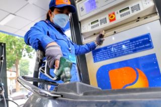 Giá xăng RON95-III, dầu diesel và dầu hỏa đồng loạt tăng