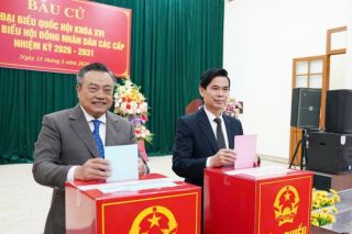 Chủ nhiệm Ủy ban Kiểm tra Trung ương tham gia bầu cử cùng cử tri Lạng Sơn