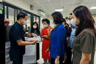 Hà Nội: Tăng cường kiểm soát chất lượng bữa ăn bán trú khối mầm non