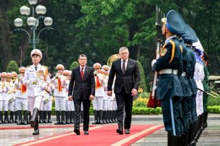 Thủ tướng Lê Minh Hưng chủ trì Lễ đón Thủ tướng Slovakia thăm chính thức Việt Nam