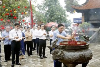Đoàn công tác tỉnh Phú Thọ dâng hương, kiểm tra thực địa tại Khu Di tích lịch sử Đền Hùng
