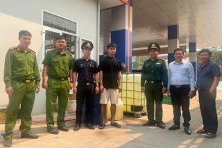 Hải quan cửa khẩu Lao Bảo: Xử phạt đối tượng vận chuyển trái phép dầu Diesel qua biên giới