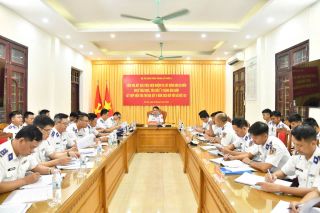 Bộ Tư lệnh Vùng Cảnh sát biển 1 kiểm tra kết quả xây dựng đơn vị điểm tại Hải đội 102