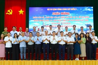 Vùng Cảnh sát biển 3 gặp mặt các cơ quan báo chí đến tham quan, tìm hiểu thực tế tại đơn vị