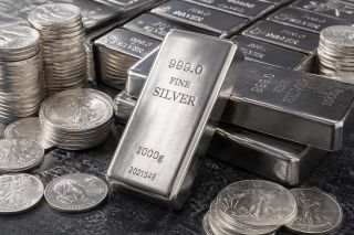 Giá bạc hôm nay 13/7: Tiến sát mốc 60 USD/ounce, trong nước biến động nhẹ