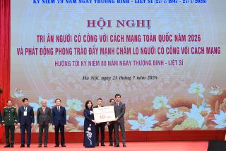 Tập đoàn Hòa Phát trao tặng 10 tỷ đồng cho Quỹ đền ơn đáp nghĩa Trung ương