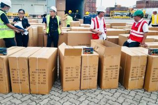 Những đường đi bí mật đưa hàng giả từ biên giới đến tay người tiêu dùng