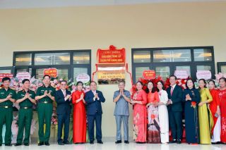 Bí thư Tỉnh uỷ Quảng Ninh dự lễ khánh thành, khởi công các công trình chào mừng thành phố Quảng Ninh
