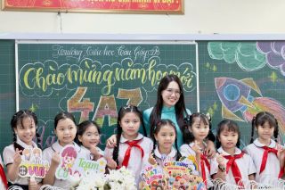Rạng rỡ những gương mặt học trò trong ngày khai giảng ở Trường Tiểu học Cầu Giấy B