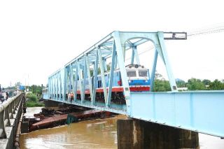 Quảng Trị: Sau sự cố Mỹ Chánh, cần làm rõ pháp lý 3 sà lan