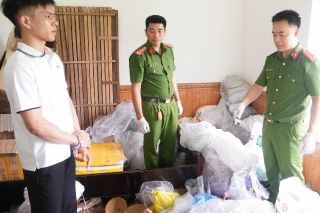 Nghệ An: Phát hiện gần 1 tấn pháo và nguyên liệu chế tạo pháo nổ tại nơi ở của nam thanh niên