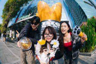 Trụ sở ngân hàng bỗng trở thành điểm check-in của fan BIGBANG vì một lý do