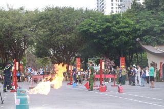 Hà Nội: phường Cầu Giấy nâng kỹ năng xử lý cháy, nổ ngay từ cơ sở