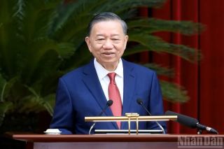 Nghị quyết Hội nghị lần thứ tư Ban Chấp hành Trung ương Đảng khóa XIV