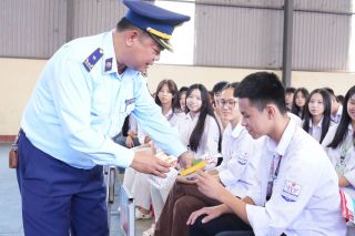 Gắn trách nhiệm nhà trường, gia đình và xã hội trong phòng, chống thuốc lá điện tử