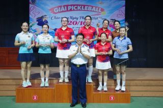 Sôi nổi giải pickleball chào mừng Ngày Phụ nữ Việt Nam