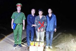 Cao Bằng: Phát hiện vụ vận chuyển trái phép gần 17 kg pháo hoa nổ qua biên giới