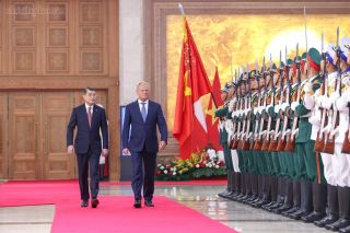 Thủ tướng Lê Minh Hưng chủ trì lễ đón chính thức Thủ tướng Ba Lan