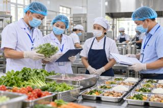 Bộ Y tế yêu cầu tăng cường kiểm soát an toàn thực phẩm tại các trường học