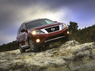 Nissan triệu hồi hơn 320.000 xe SUV Pathfinder