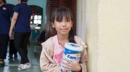 Nutifood tặng 1.000 phần quà dinh dưỡng cho hộ gia đình nghèo huyện Cần Giờ