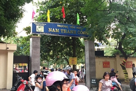 Trường Tiểu học Nam Thành Công (Hà Nội): “Dán bùa” cho lạm thu?