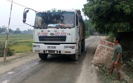 Hòa Bình: Doanh nghiệp khai thác đá “tàn phá” 4 thôn