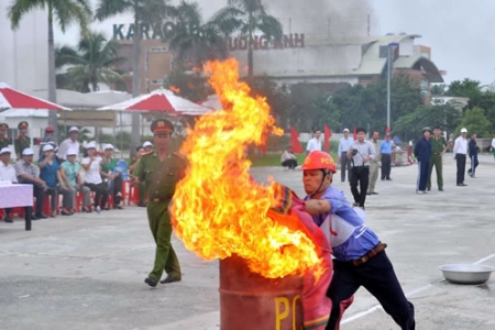 Hà Nội "lên dây cót" chống cháy nổ tại các khu vui chơi, dân cư dịp Tết