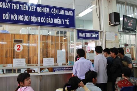 Khám, chữa bệnh bảo hiểm y tế: Người nhiễm HIV sẽ không bị giới hạn tại tuyến huyện, xã