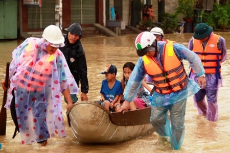 Phó Thủ tướng Trịnh Đình Dũng: Ưu tiên nguồn lực giúp dân ổn định cuộc sống