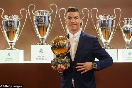 C.Ronaldo giành Quả bóng vàng 2016: Xứng danh huyền thoại