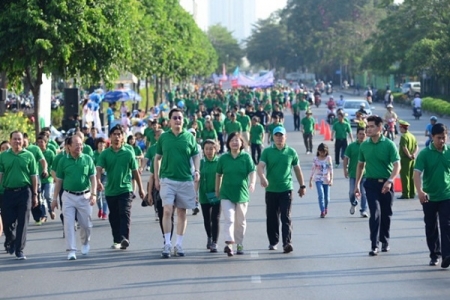 15.000 người tham gia đi bộ từ thiện Lawrence S.Ting