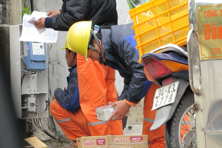 Bài 16- Công ty Điện lực Hải Dương : Khách hàng “kêu trời”!