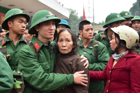 Hơn 1000 thanh niên ưu tú tỉnh Thừa Thiên – Huế lên đường nhập ngũ