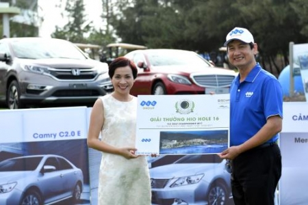 Golfer Trần Phương ẵm giải “Hole- in- one” tại FLC Golf Championship 2017