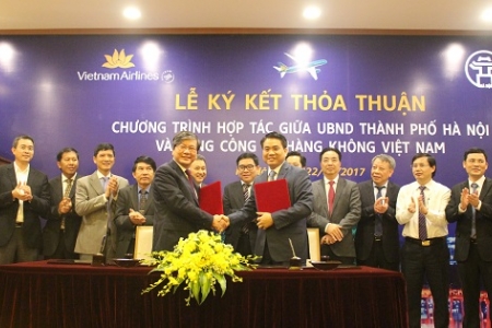 UBND TP. Hà Nội ký hợp tác với Vietnam Airline về phát triển du lịch