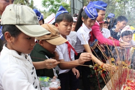 Quảng Ngãi: Dâng hương tưởng niệm 49 năm vụ thảm sát Sơn Mỹ