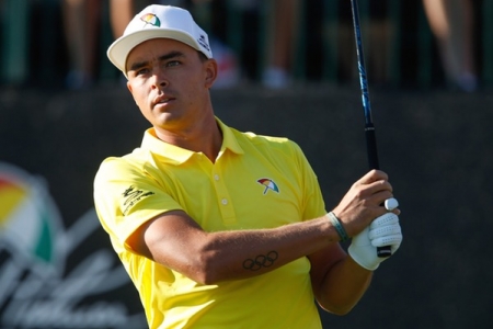 Vòng 1 Shell Houston Open: Rickie Fowler dẫn đầu với 8 điểm birdie