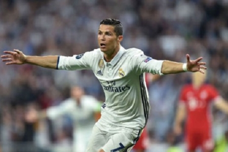 Tứ kết lượt về Champions League: Ronaldo lập hat-trick, Real giành vé vào Bán kết