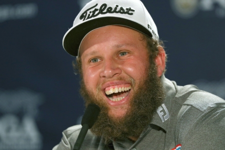 Andrew “Beef” Johnston tặng vé vàng tham dự British Open 2017