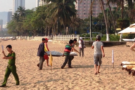 Quảng Ninh: Một du khách nam tử vong khi đi tắm biển